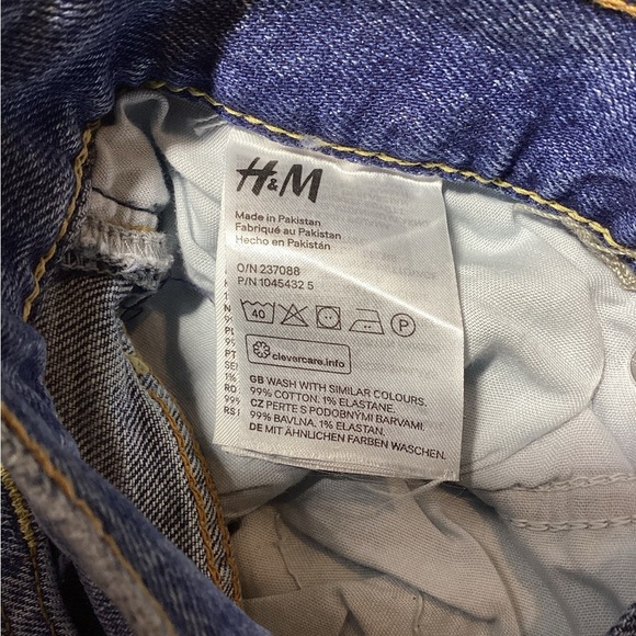 H&M Women’s Distressed Blue Jean Shorts Size 30 – Trendy NWT‎ - Picture 7 of 8